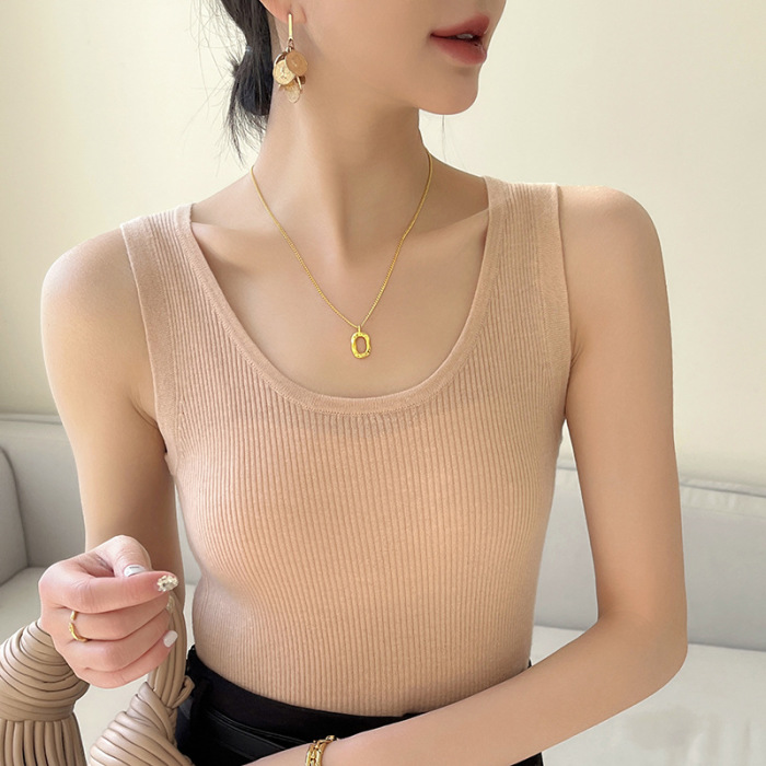 U-neck suit with soft waxy bottoming shirt 36