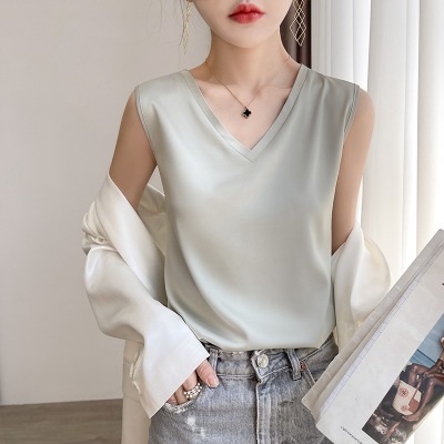 V-neck mulberry silk suspenders sleeveless top with t-shirt 42